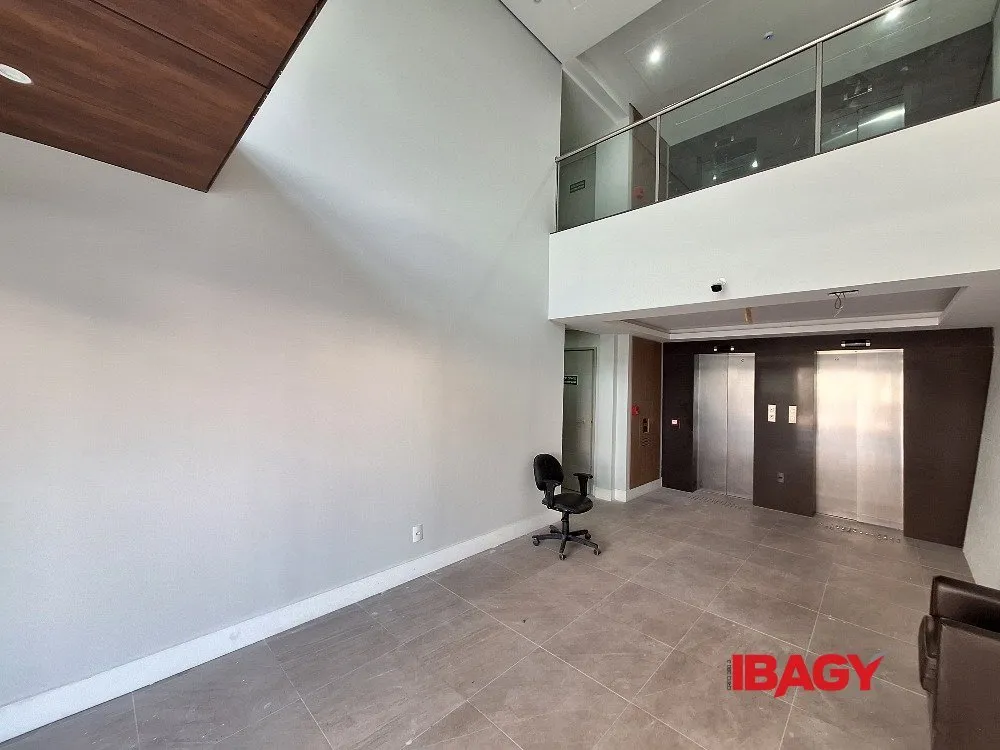 Unfurnished studio with AC and no parking space — photo 7