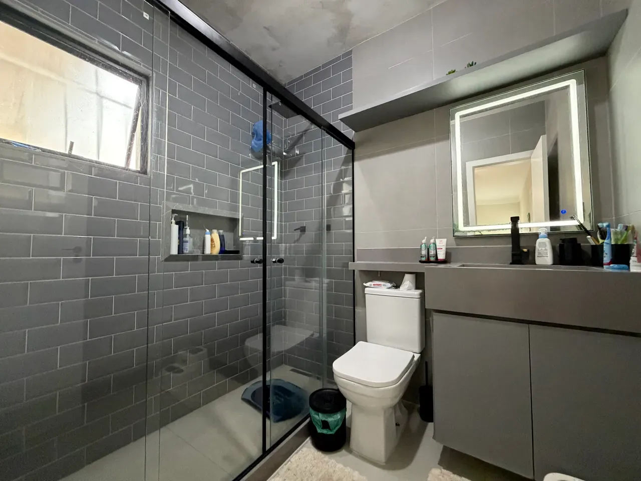 Balcony with a grill in a 3-bedroom house, 160 m² — photo 15