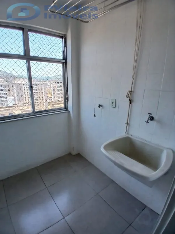2-bedroom apartment with 1 parking spot and balcony — photo 24