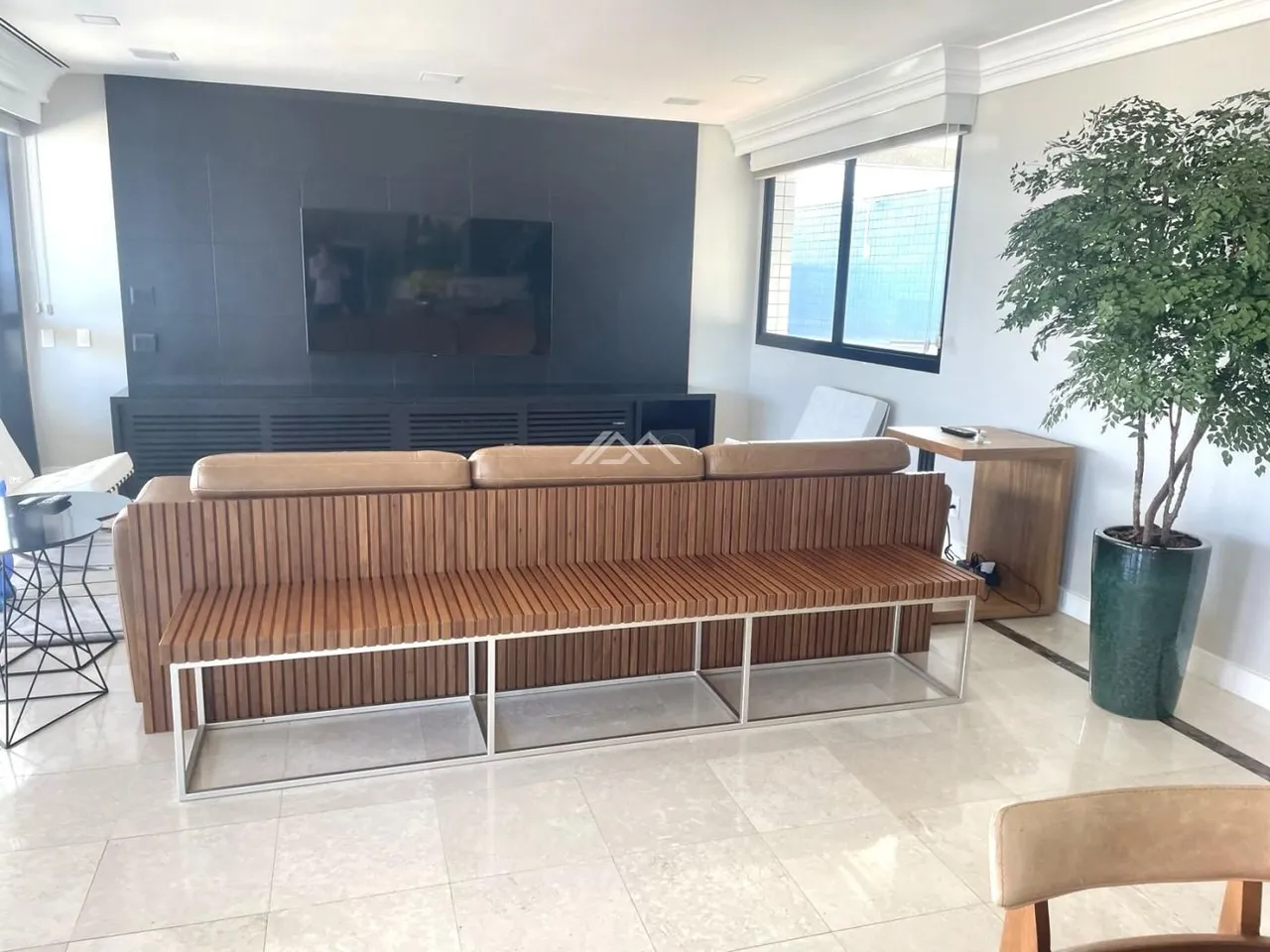 Apartment with 4 bedrooms and 5 bathrooms and enclosed balcony — photo 12