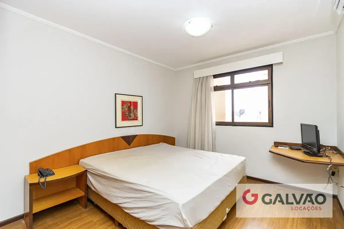 Wood or laminate floors in a one-bedroom apartment, 42 m² — photo 5