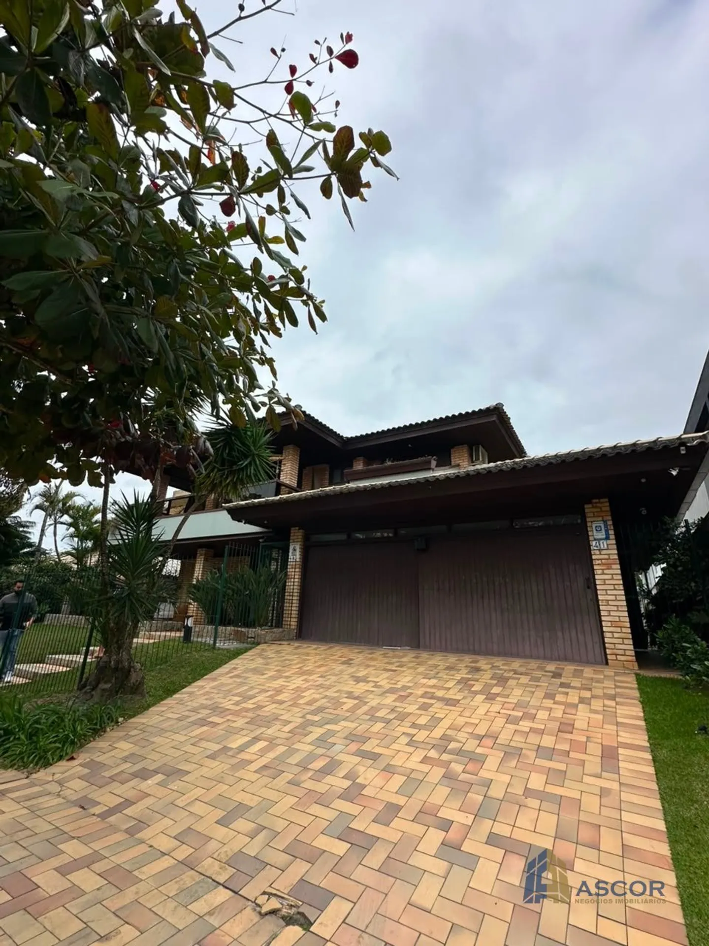 Мебльований будинок: 4 спальні з власними ваннами 600 м² — photo 9