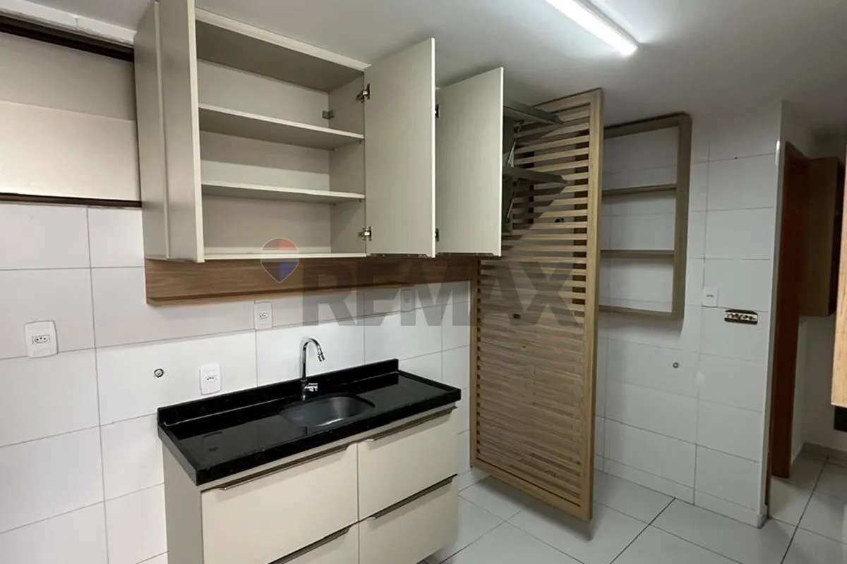 Home office in a 2-bedroom apartment, 43 m² — photo 12
