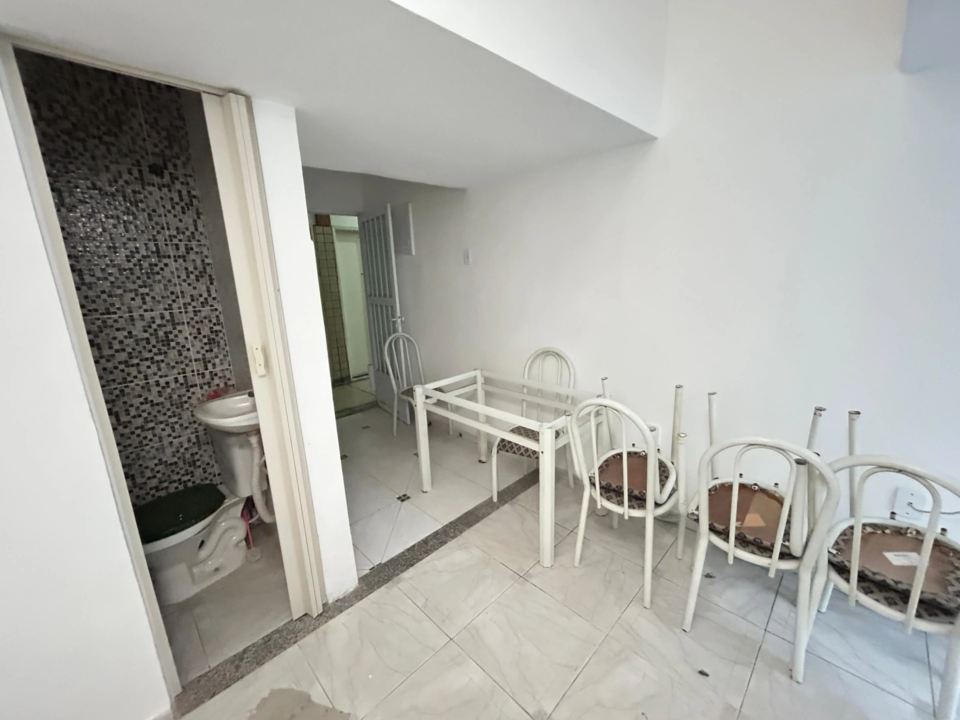 Rental studio kitnet with 1 bedroom and no parking — photo 14