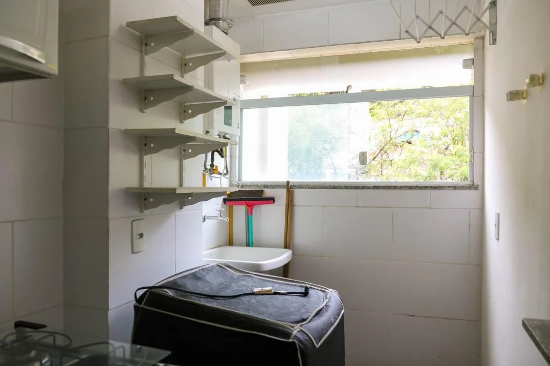 Home office in a 2-bedroom apartment, 42 m² — photo 14