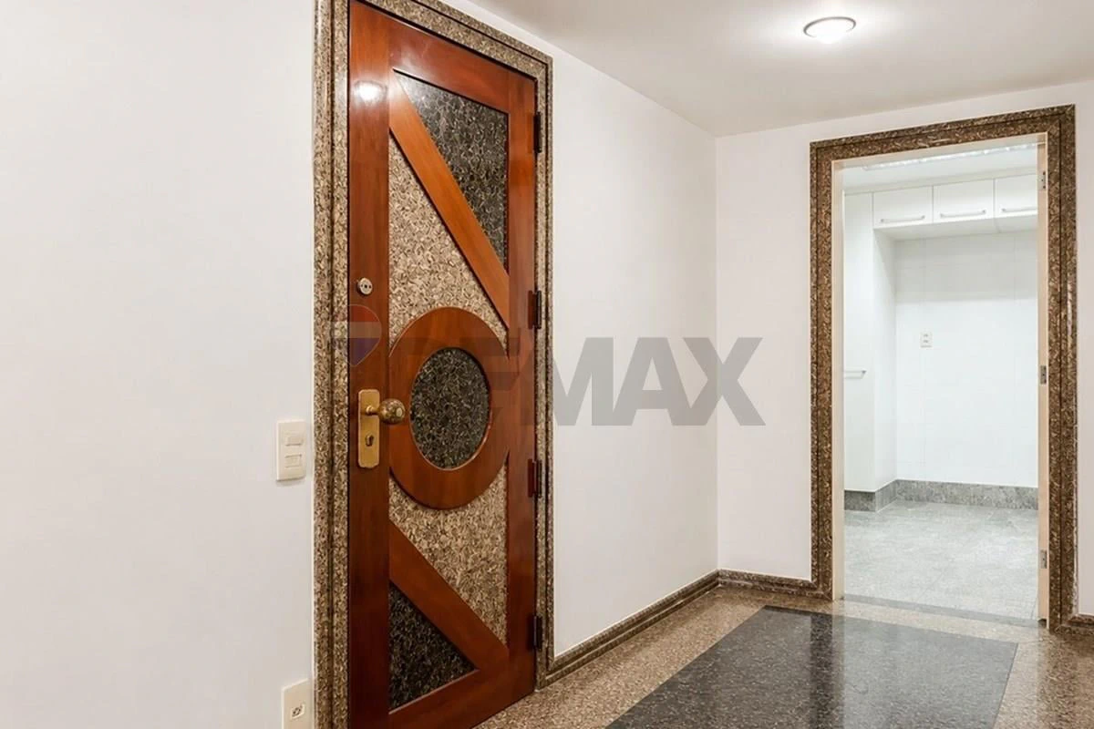217 m² apartment with 4 bedrooms and balcony BBQ — photo 19