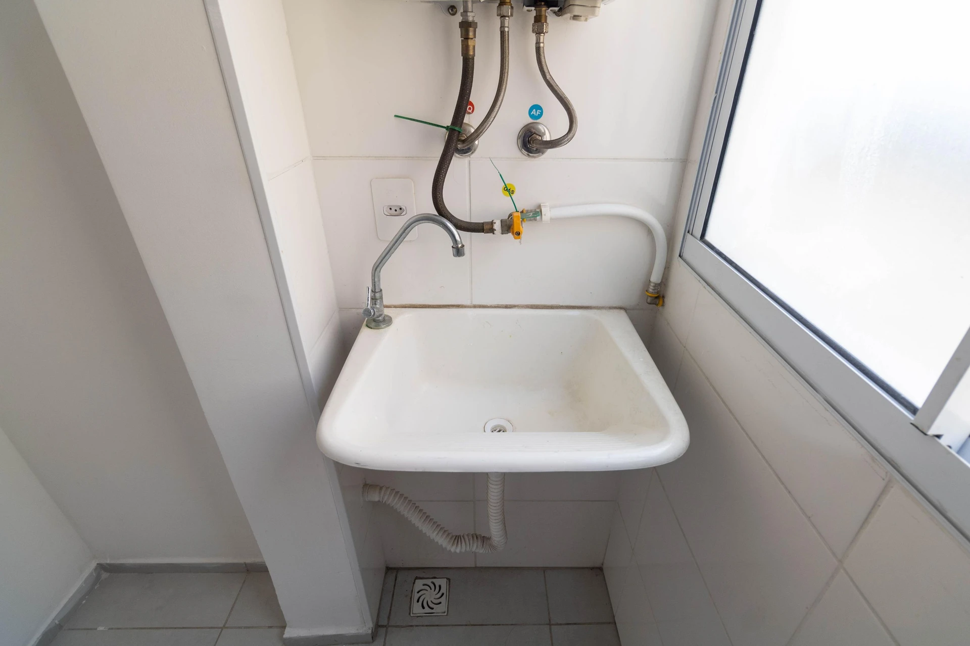 2-bedroom apartment with 1 bathroom and 1 parking spot — photo 33