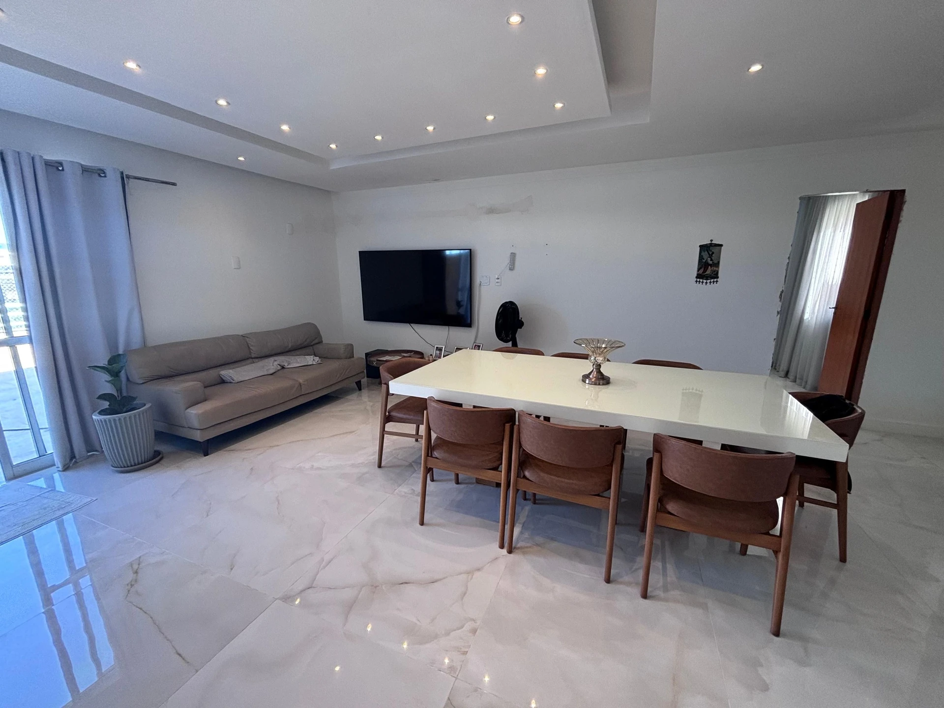 Apartamento mobiliado com 4 quartos e 4 banheiros — photo 11