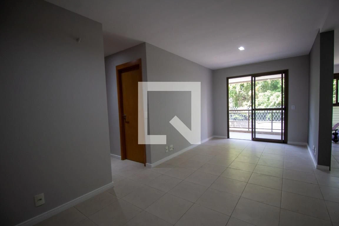 Apartamento para locação com 2 quartos e piscina no condomínio