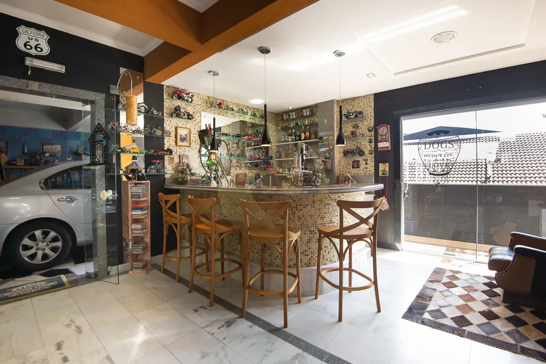 Furnished 860 m² house with 5 bedrooms and 10 bathrooms — photo 38