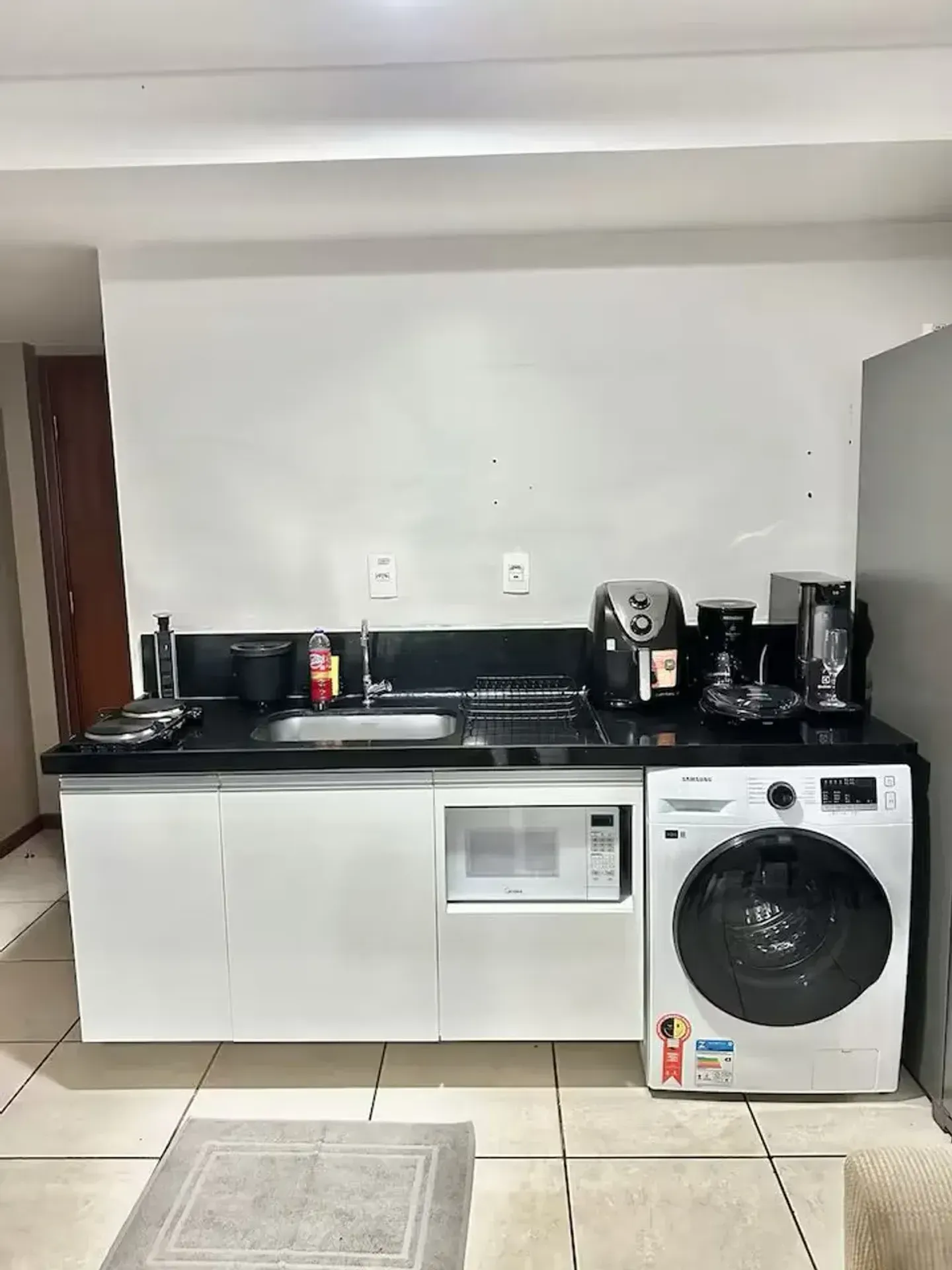 Apartamento mobiliado de 1 quarto, com 1 vaga