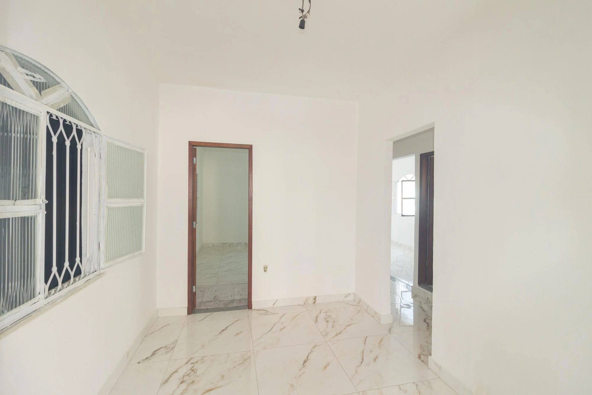 House, 80 m², with a grill on the balcony — photo 33