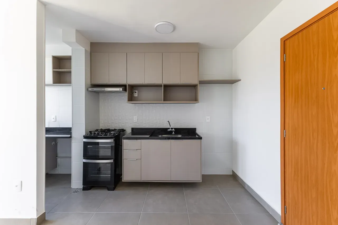 Furnished 77 m² apartment with 2 bedrooms and balcony — photo 2