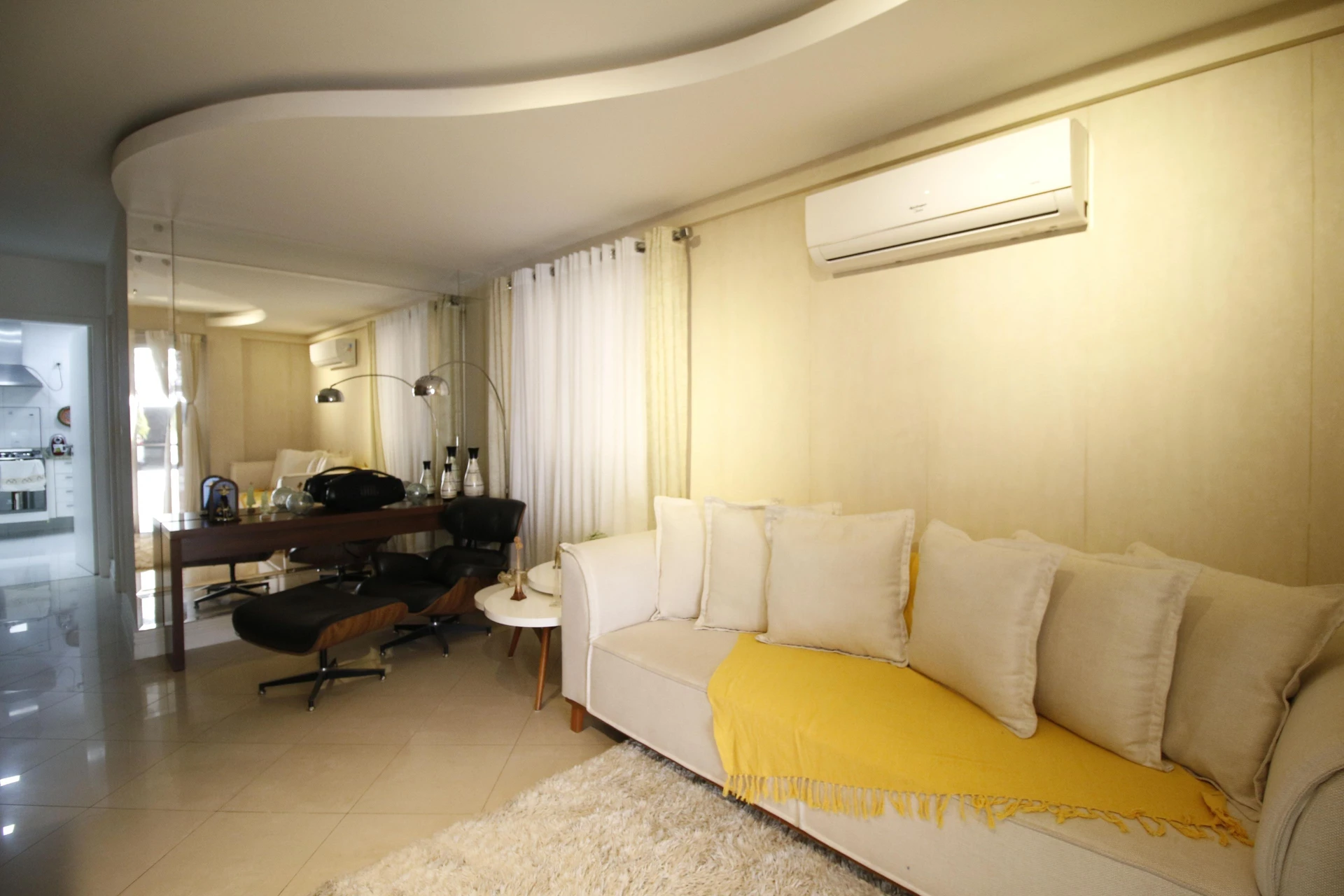 Furnished house, 230 m², with a glass-enclosed balcony — photo 26