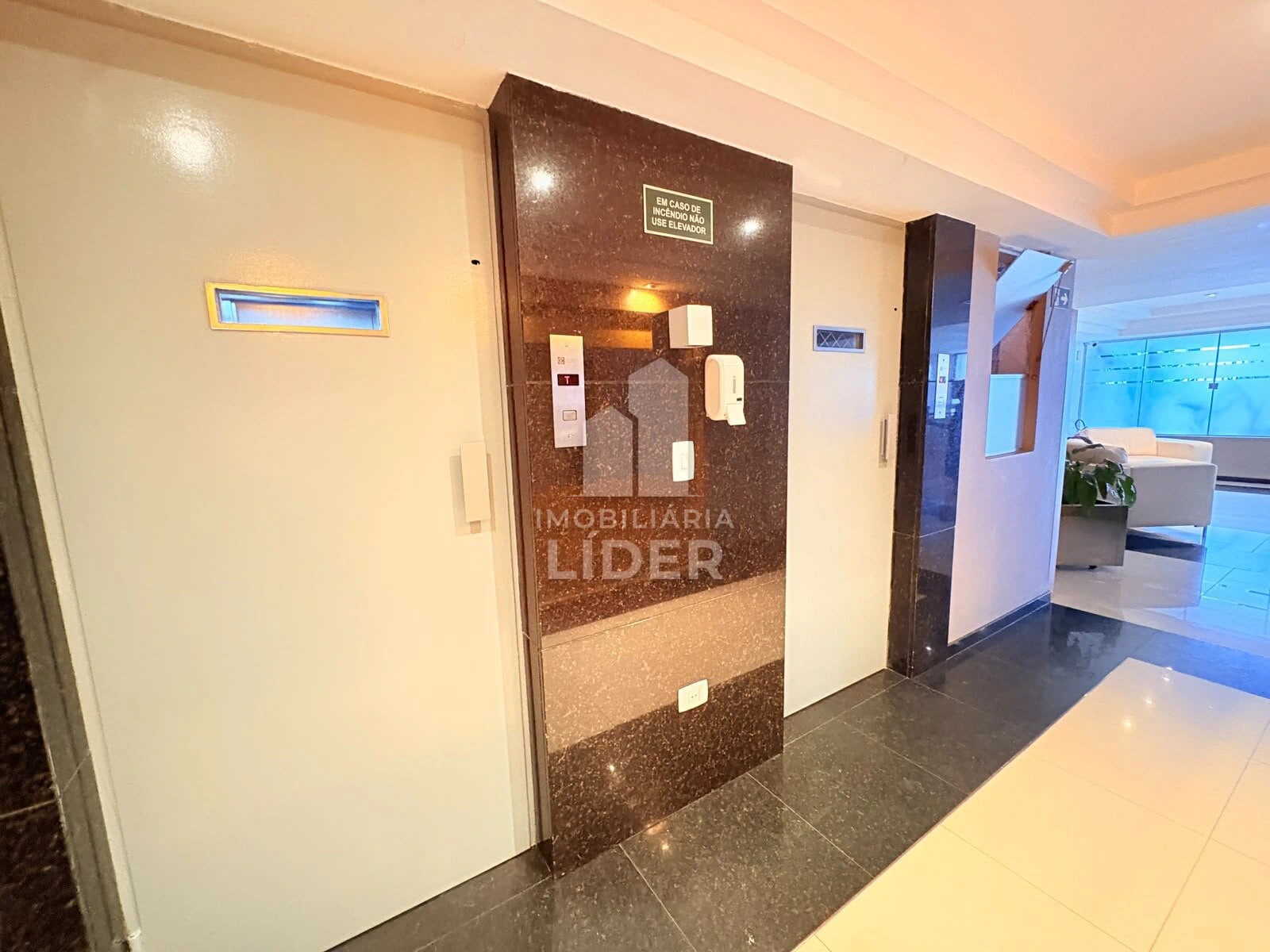 Apartamento amueblado de 3 dormitorios con ascensor — photo 14