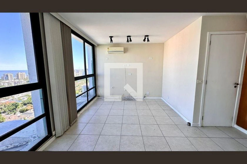 200 m² apartment with 3 en-suite bedrooms and balcony — photo 10