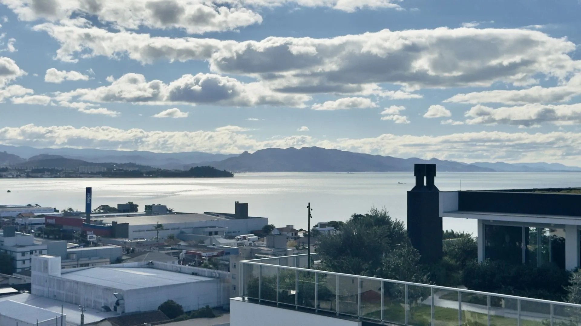 Water view in a 2-bedroom apartment, 110 m² — photo 25