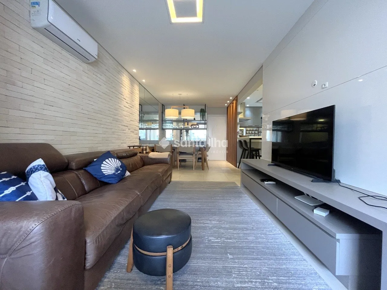 2-bedroom apartment with 2 bathrooms and balcony
