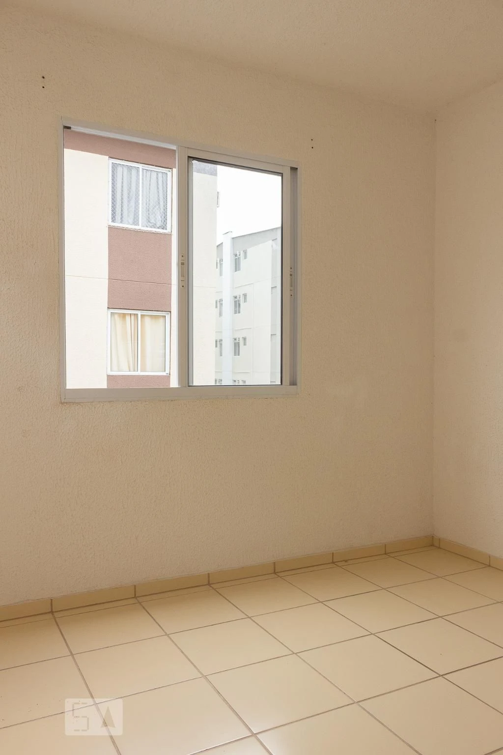 Unfurnished 2-bedroom apartment with closed kitchen — photo 36