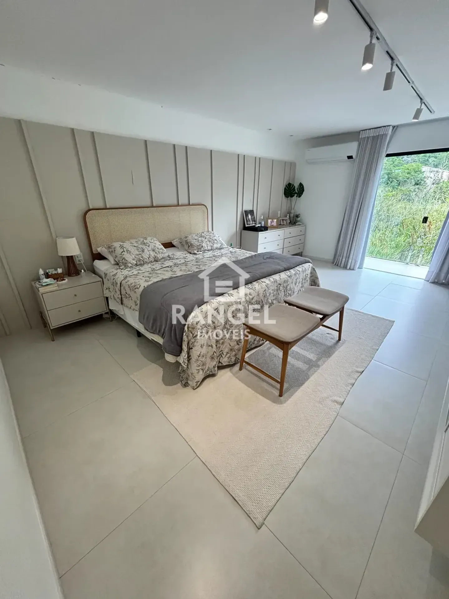 Casa em condomínio fechado com 4 quartos e 5 banheiros — photo 26
