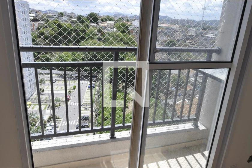 Glass-enclosed balcony in a 2-bedroom apartment, 47 m² — photo 3