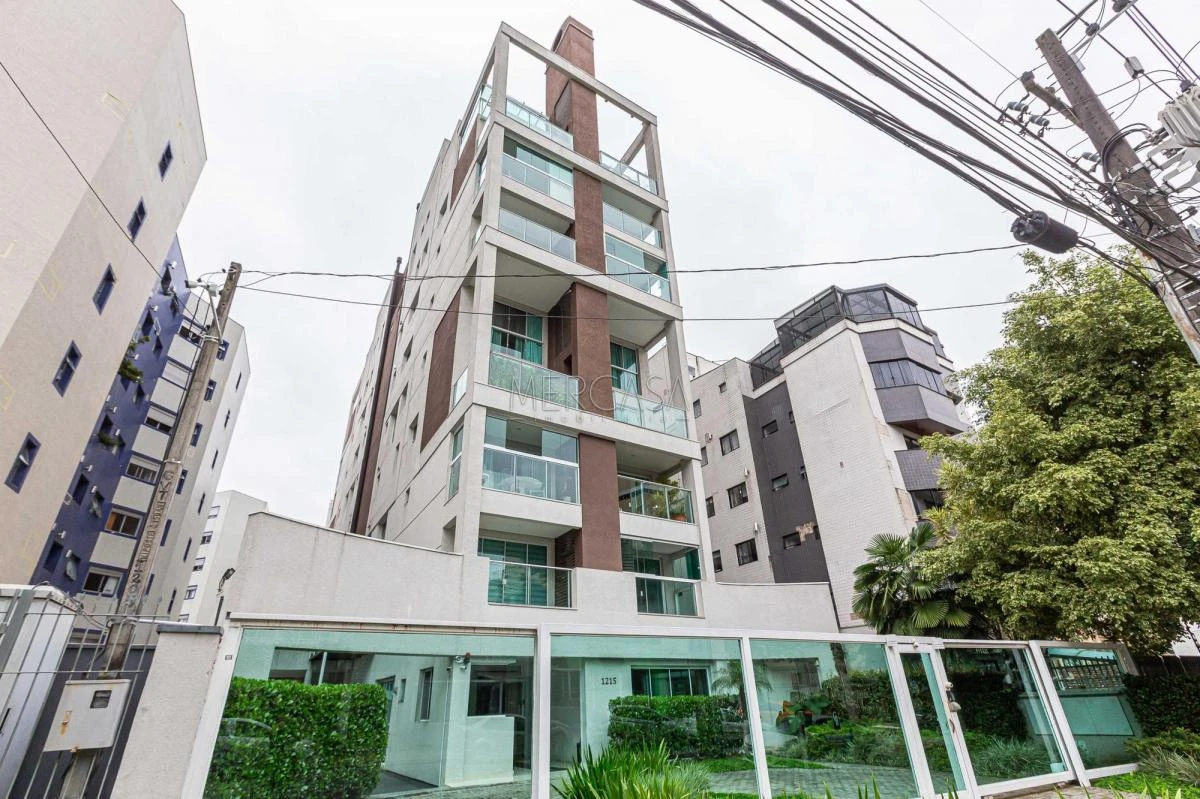 One-bedroom apartment in a building with a pool — photo 43