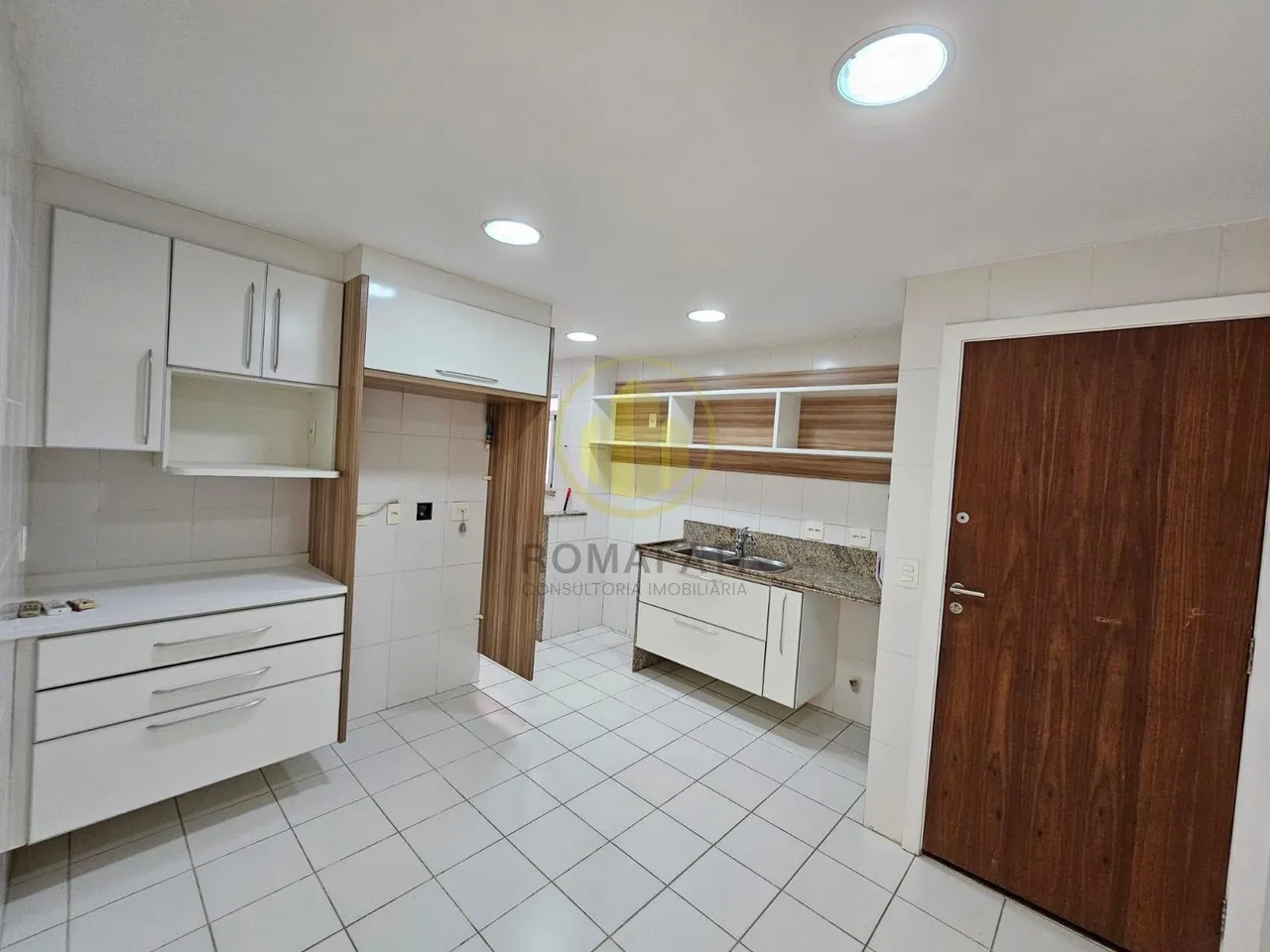 Apartamento sem mobília com 3 quartos e 4 banheiros — photo 2