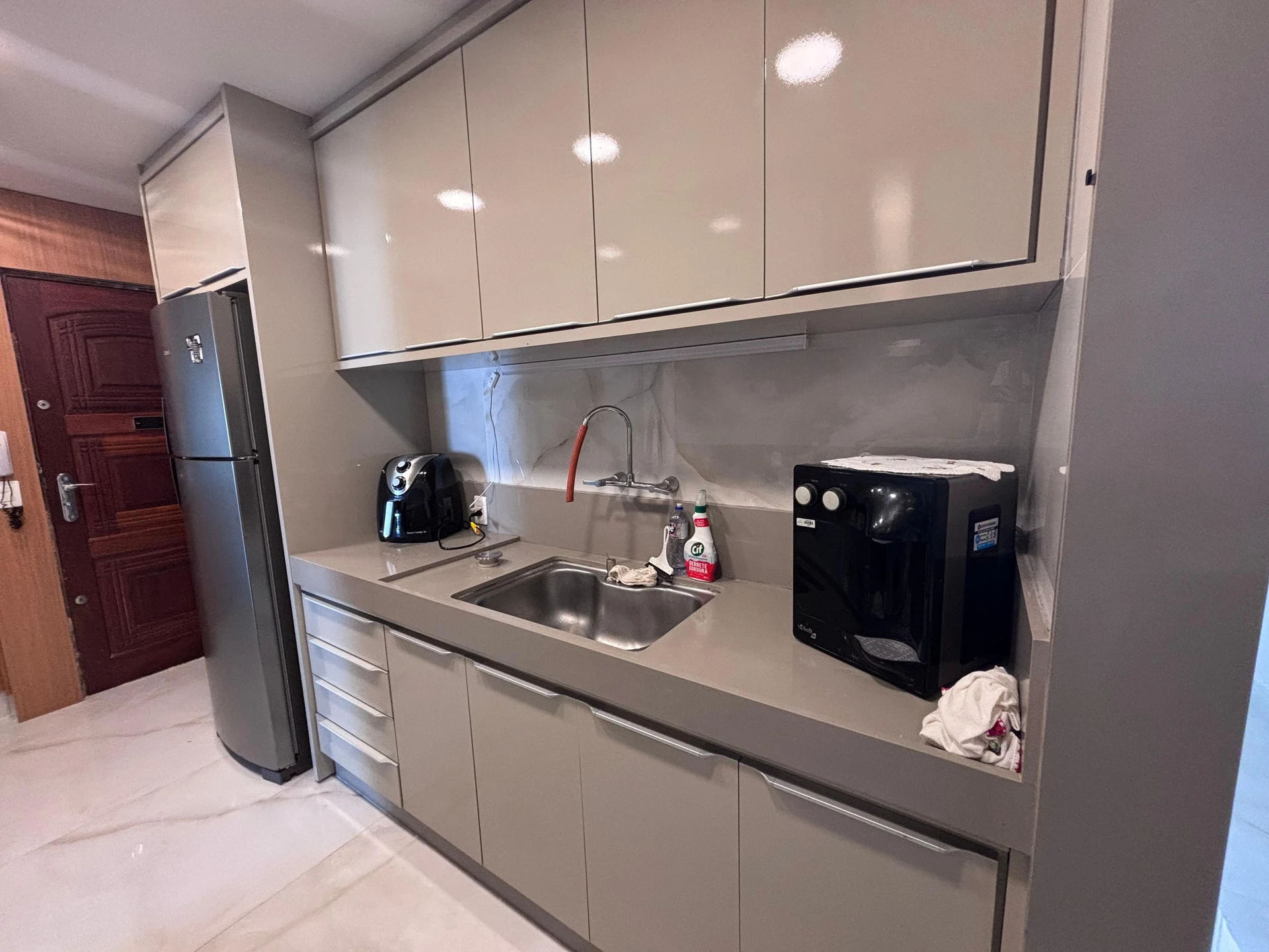 Apartamento mobiliado com 4 quartos e 4 banheiros — photo 6