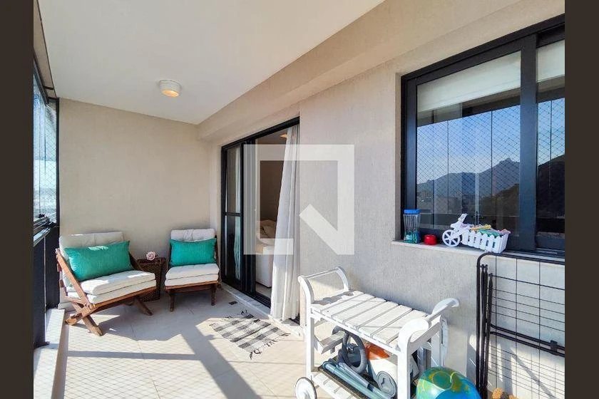 3-bedroom apartment with a mountain view — photo 25
