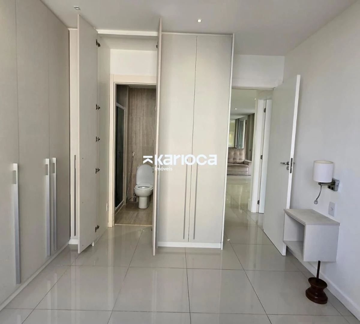 Floor-to-ceiling windows in a 3-bedroom apartment, 90 m² — photo 12