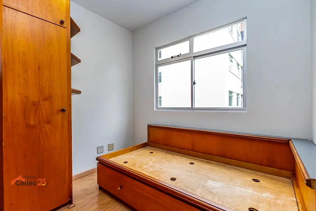 3-bedroom apartment with wood or laminate floors in Curitiba — photo 14