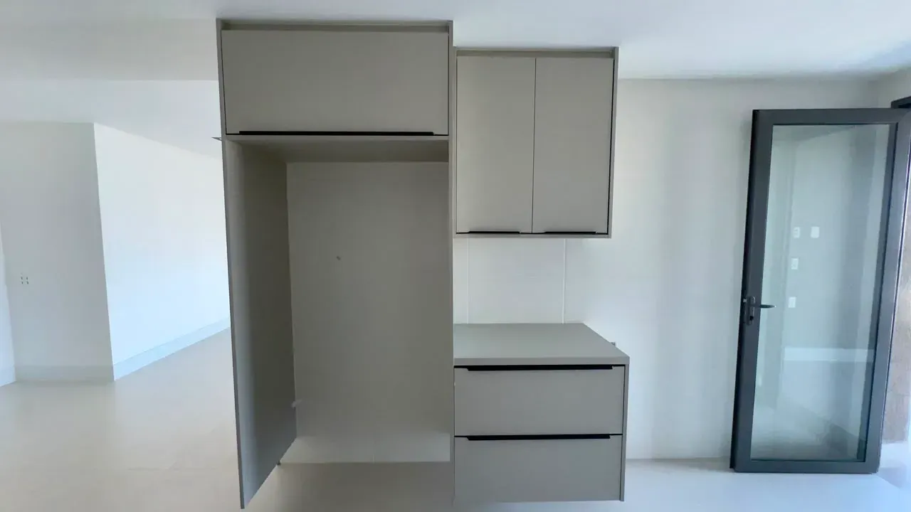 Apartamento sem mobília com 3 quartos e 4 banheiros — photo 17