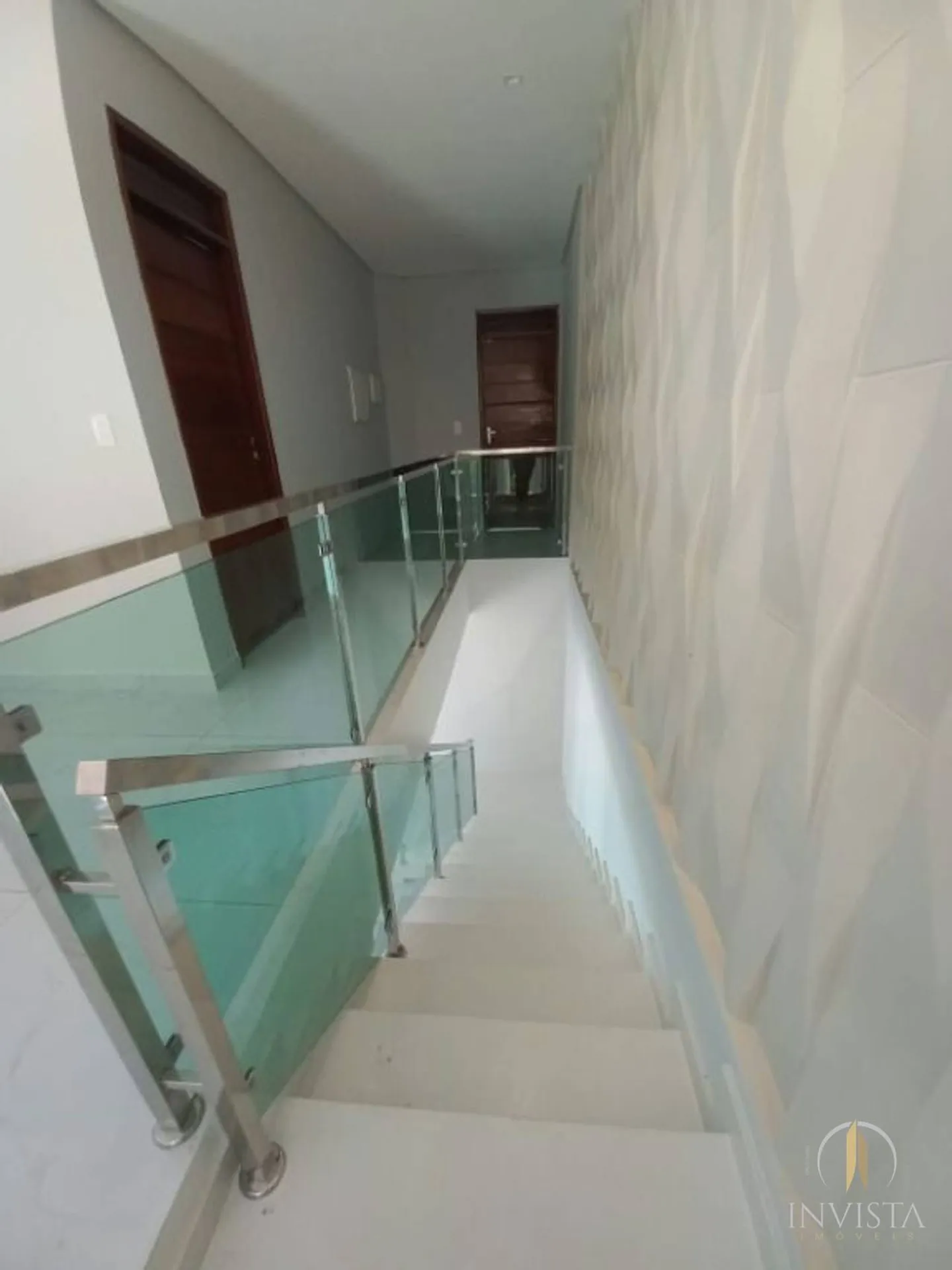 Furnished house, 481 m², with floor-to-ceiling windows — photo 48