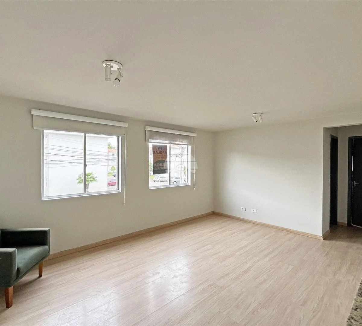 3-bedroom apartment with wood or laminate floors