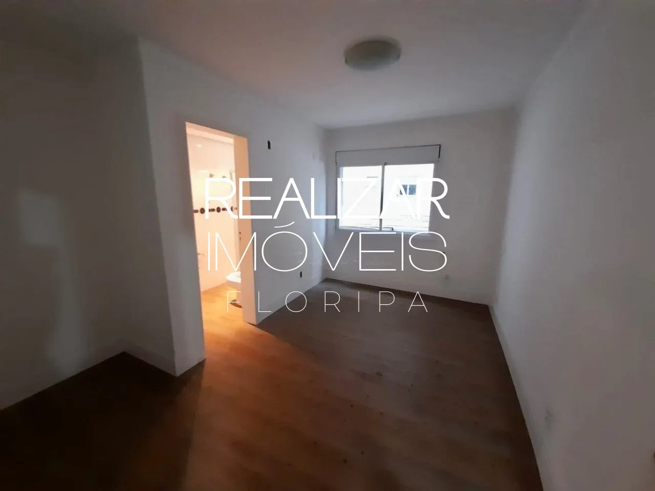 Apartment on the 2nd floor with a bathtub — photo 5