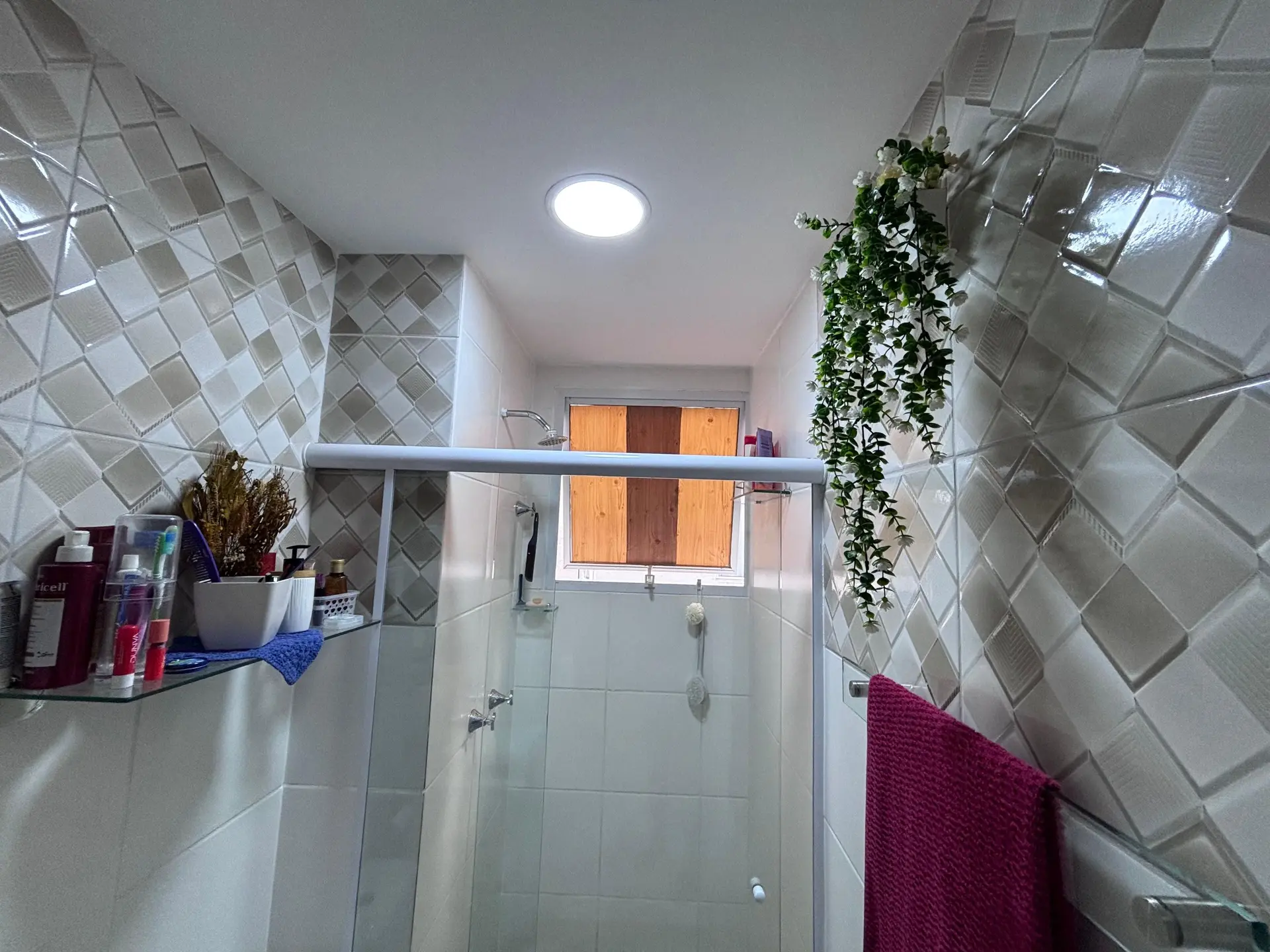 Furnished 2-bedroom apartment with open-plan gas kitchen — photo 30