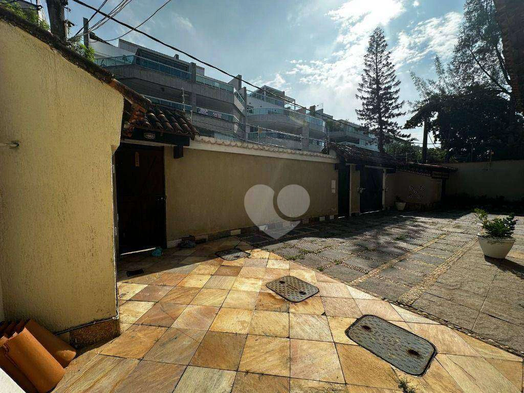 House with 3 bedrooms and 600 m², 4 parking spots — photo 22