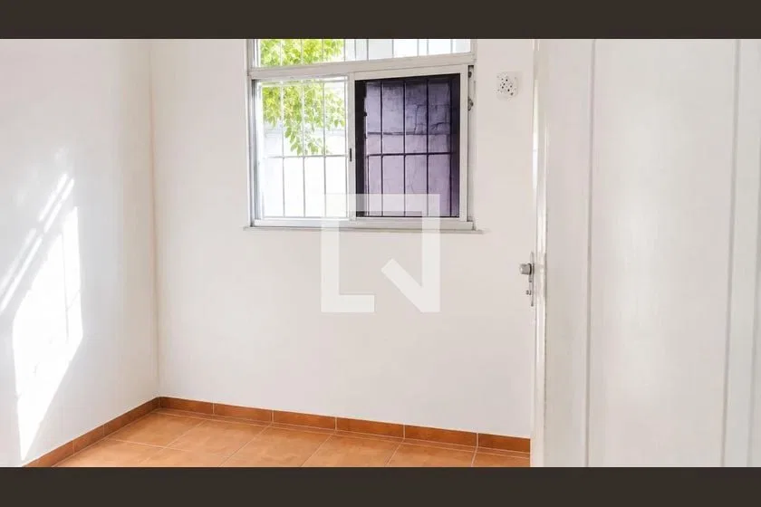 Apartamento de 2 quartos com cozinha fechada e fogão a gás — photo 9