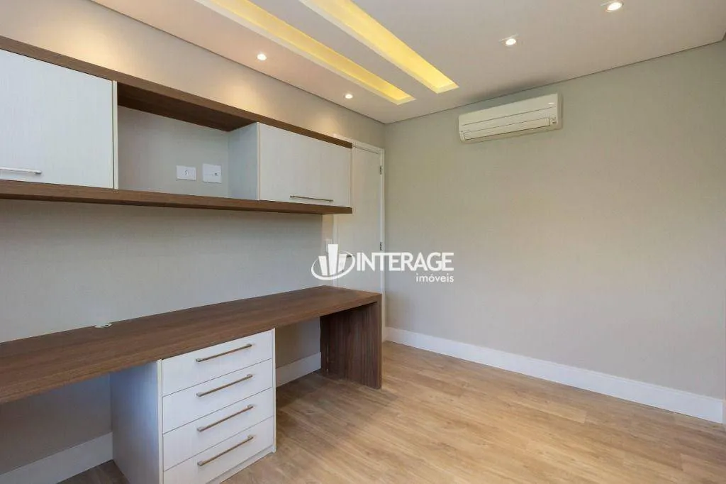 Apartamento de 4 dormitorios con parrilla en la terraza — photo 16