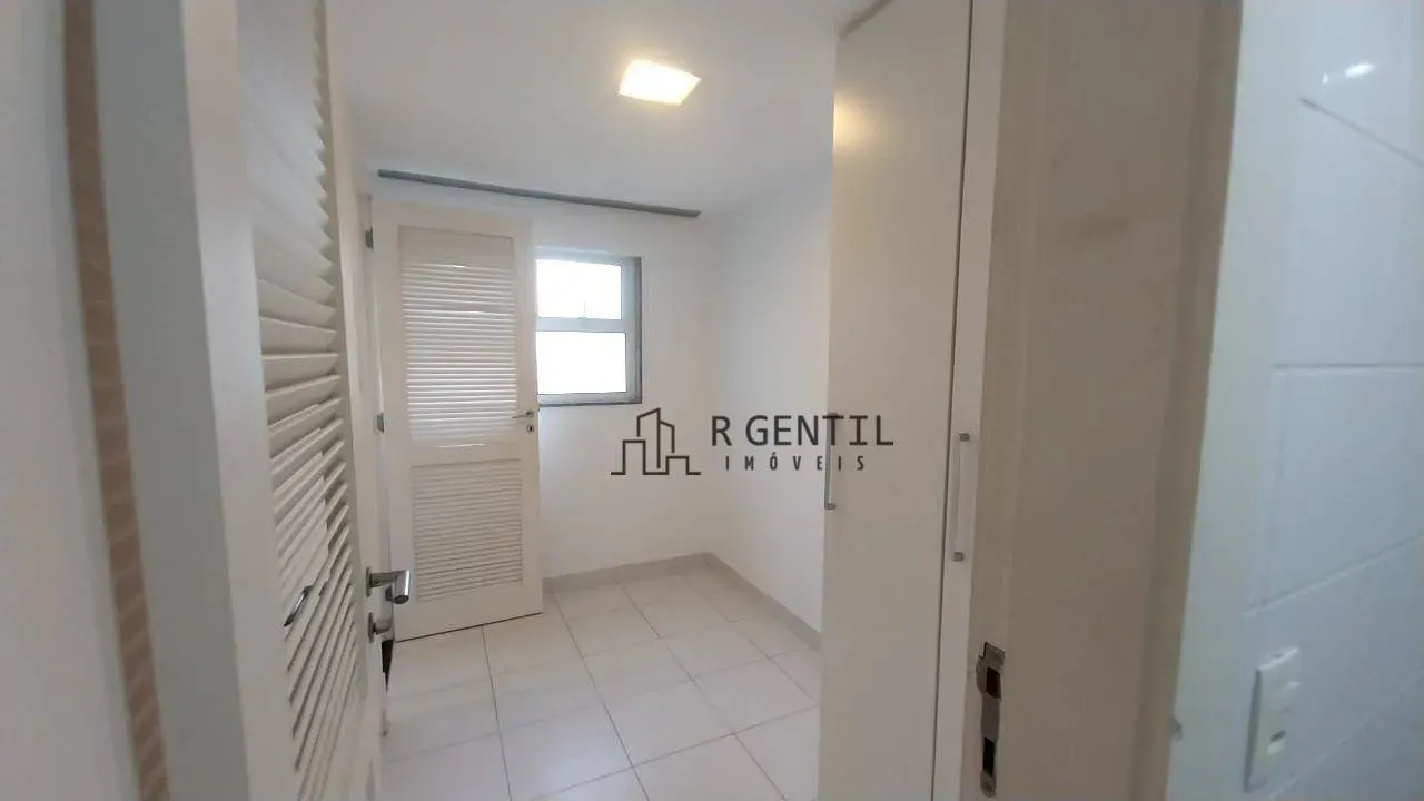 Apartamento com 4 dormitórios e 5 banheiros — photo 24