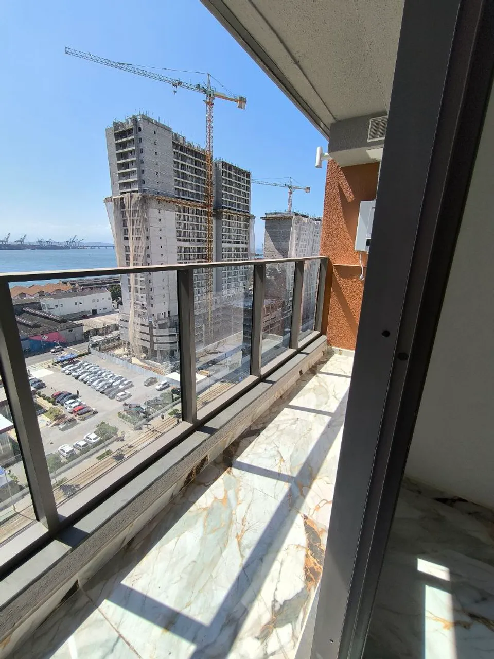 Furnished 2-bedroom apartment with 24-hour concierge — photo 5