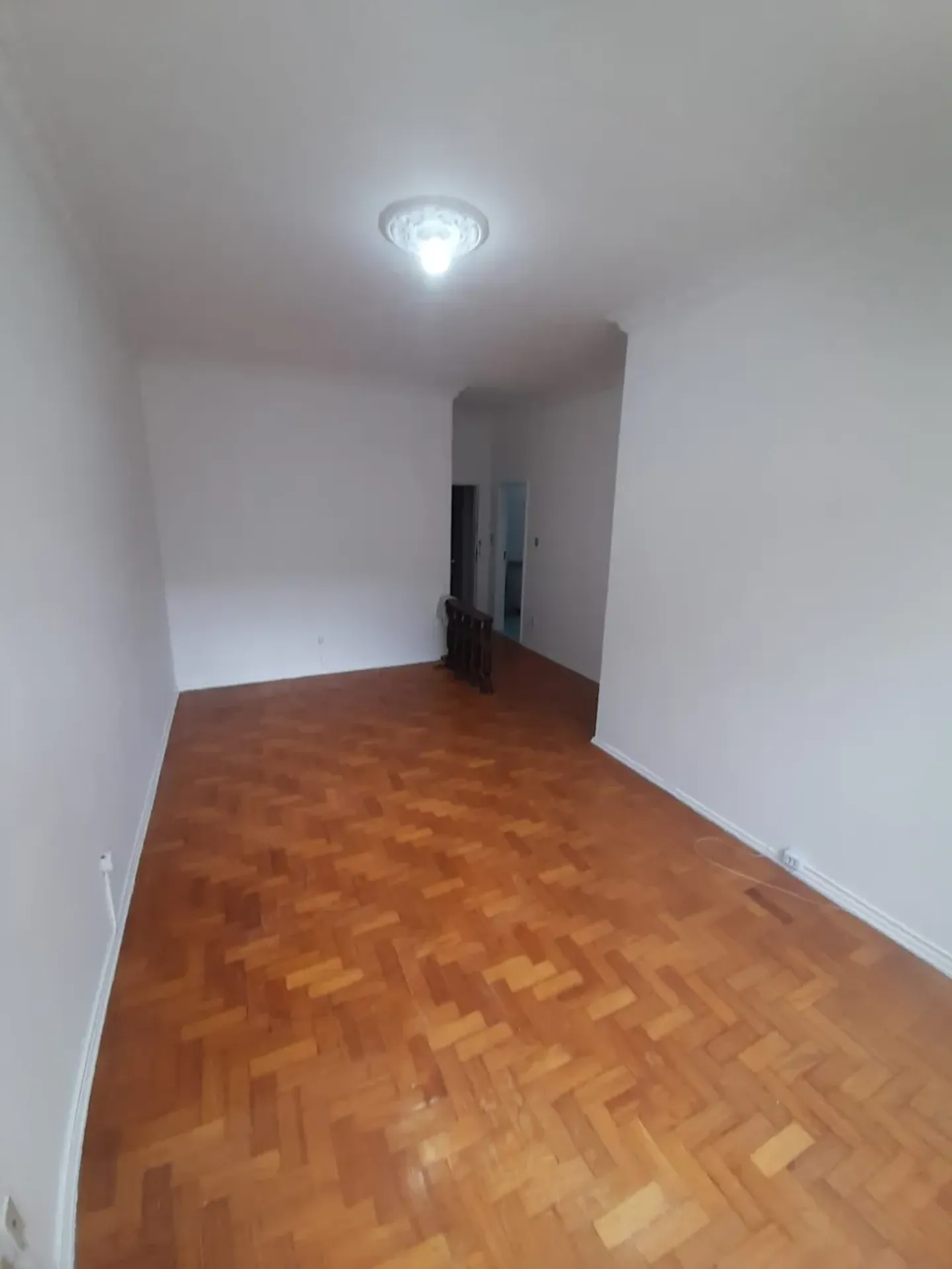 Apartment, 90 m², with wood or laminate floors — photo 8
