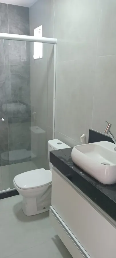 4 quartos e janelas do piso ao teto: casa de 260 m² — photo 23