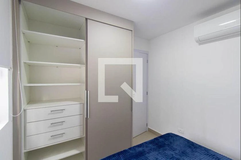 Furnished 1-bedroom apartment with an electric mini-kitchen — photo 21