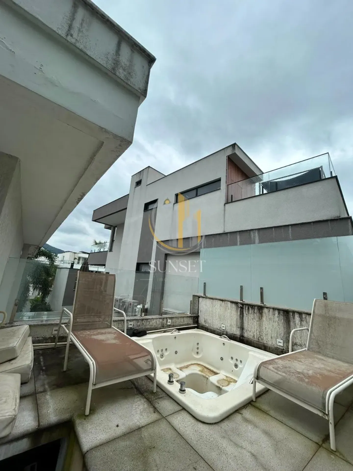 Casa sem mobília com 5 quartos e 5 banheiros — photo 21