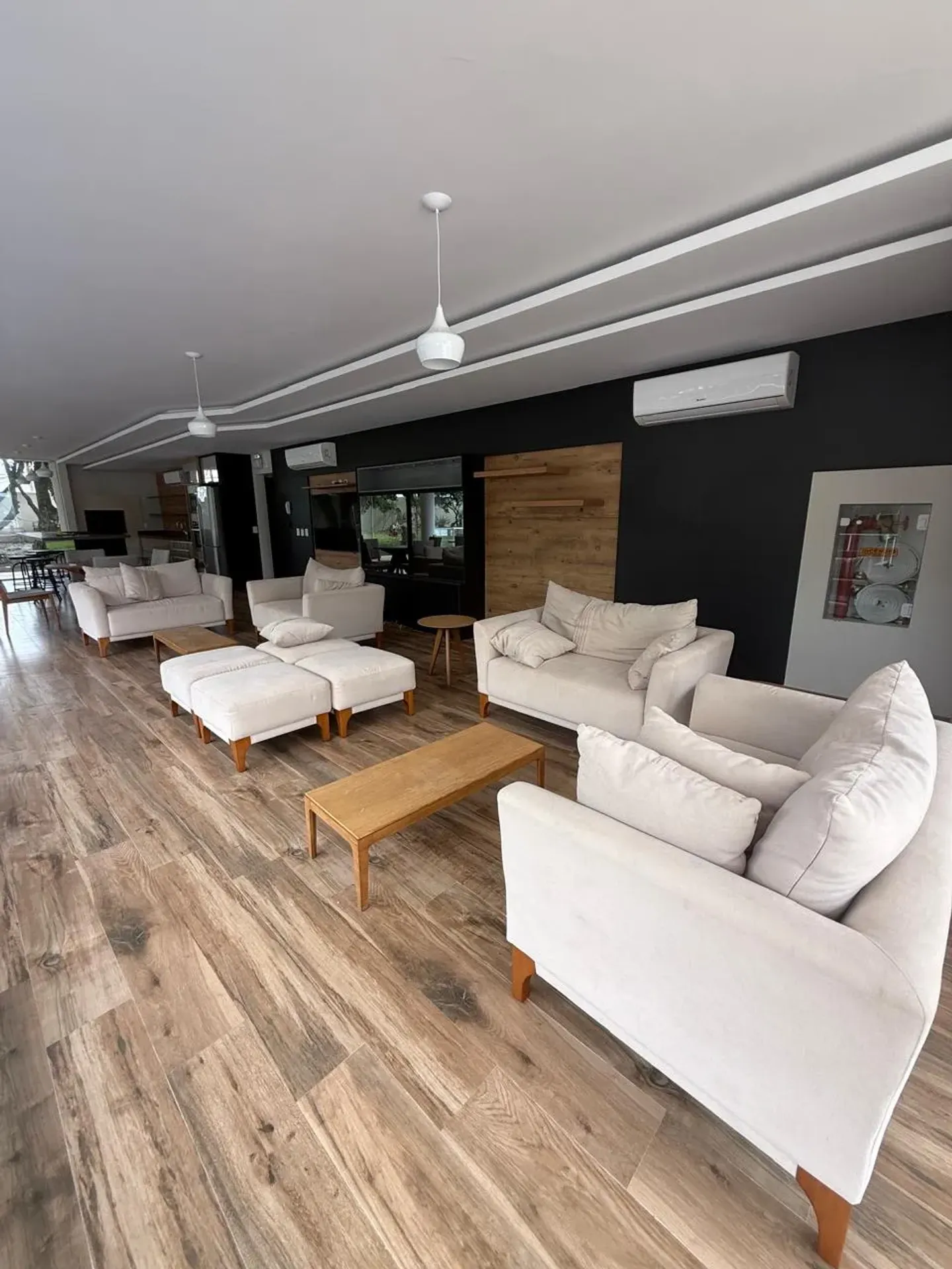 Furnished house, 263 m², with a water view — photo 4