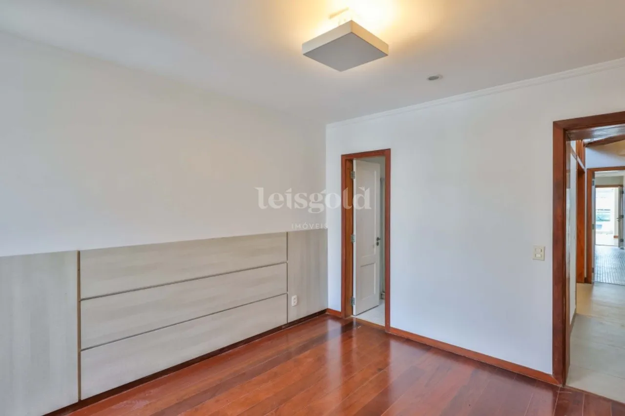 Apartamento sem mobília com 4 dormitórios e 5 banheiros — photo 17