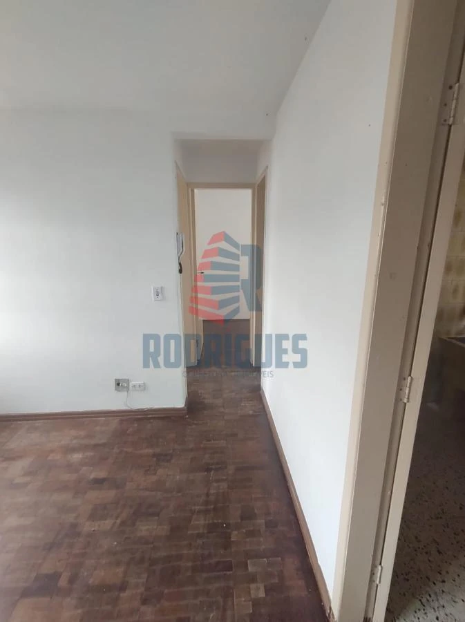 Wood or laminate floors in a 2-bedroom apartment, 41 m² — photo 12