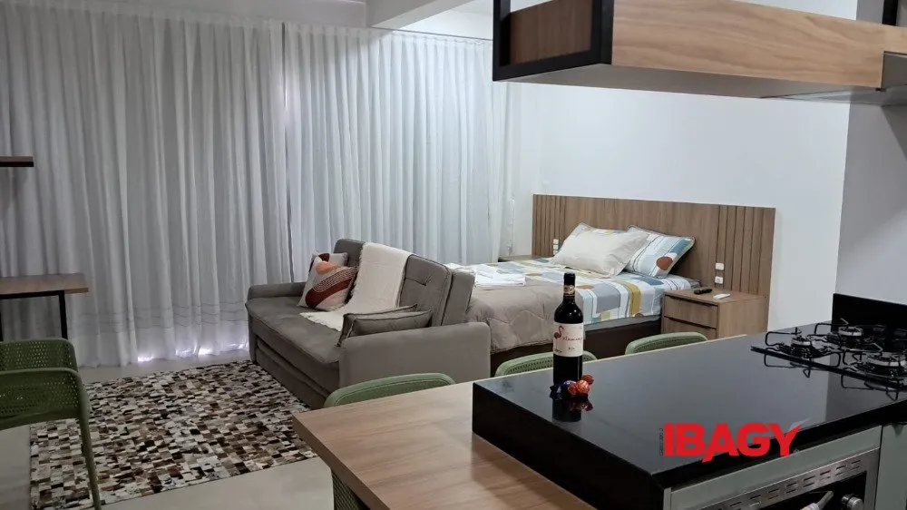Мебльований студійний простір 48 м² з кухнею-вітальнею — photo 8