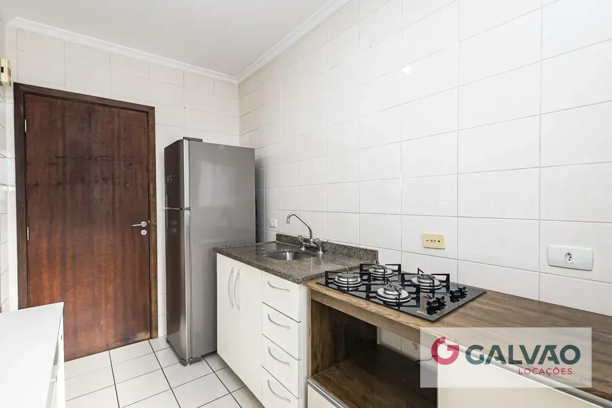 2-bedroom apartment in a building with a gym — photo 8
